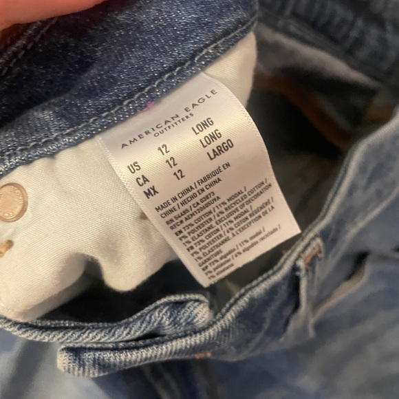 American Eagle Curvy Mom Jeans - Long - Picture 2 of 3